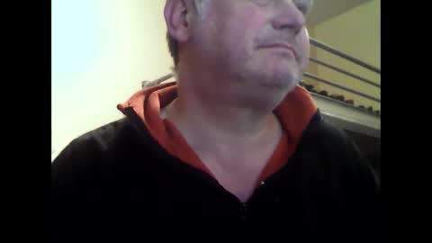 Snapshot of englishguysurrey chatting on 12/04/25, 07:00 englishguysurrey online show from 12/04/25, 07:00