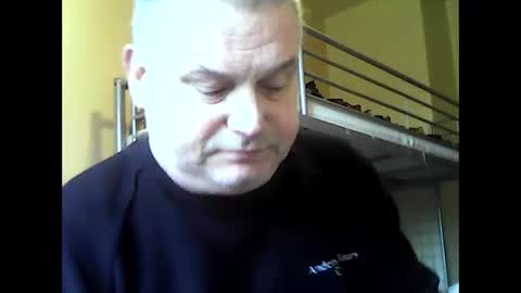 Snapshot of englishguysurrey chatting on 01/12/26, 09:47 englishguysurrey online show from 01/12/26, 09:47