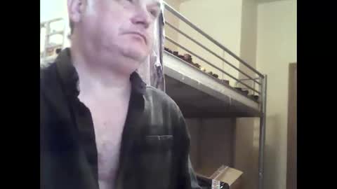 Snapshot of englishguysurrey chatting on 02/09/26, 06:50 englishguysurrey online show from 02/09/26, 06:50