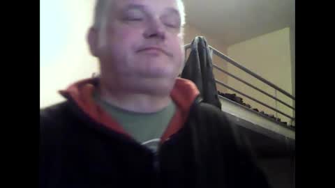 Snapshot of englishguysurrey chatting on 03/15/26, 06:47 englishguysurrey online show from 03/15/26, 06:47