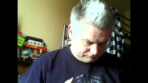 Snapshot of englishguysurrey chatting on 04/19/26, 06:10 englishguysurrey online show from 04/19/26, 06:10