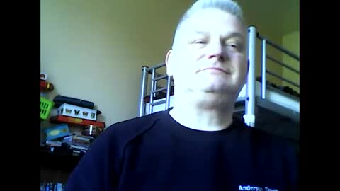Snapshot of englishguysurrey chatting on 04/30/26, 08:20 englishguysurrey online show from 04/30/26, 08:20