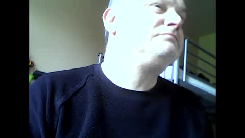 Snapshot of englishguysurrey chatting on 05/06/26, 09:14 englishguysurrey online show from 05/06/26, 09:14