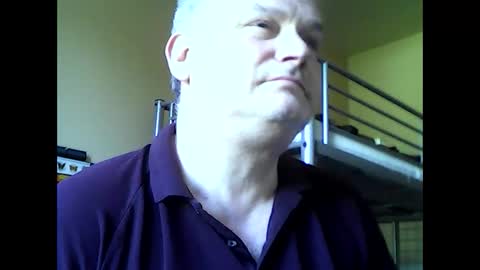 Snapshot of englishguysurrey chatting on 05/24/26, 08:08 englishguysurrey online show from 05/24/26, 08:08