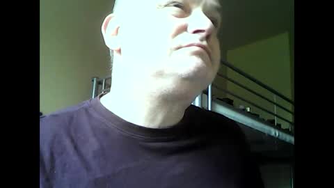 Snapshot of englishguysurrey chatting on 06/11/26, 08:56 englishguysurrey online show from 06/11/26, 08:56