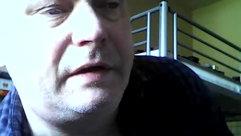 Snapshot of englishguysurrey chatting on 06/14/26, 06:15 englishguysurrey online show from 06/14/26, 06:15