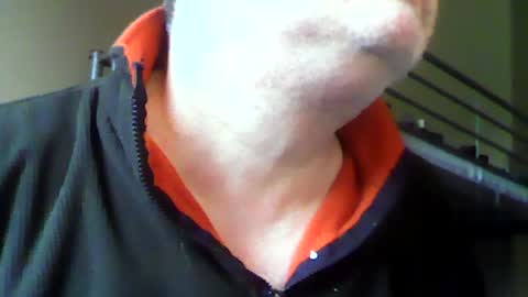 Snapshot of englishguysurrey chatting on 06/17/26, 05:54 englishguysurrey online show from 06/17/26, 05:54