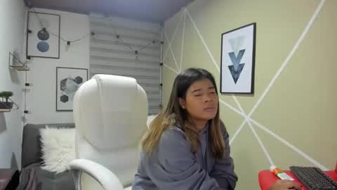 Snapshot of enma_clark chatting on 11/25/25, 03:50 Enma clark online show from 11/25/25, 03:50