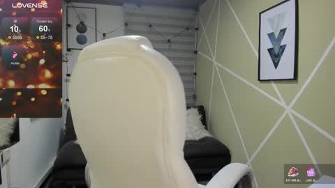 Snapshot of enma_clark chatting on 12/15/25, 03:33 Enma clark online show from 12/15/25, 03:33