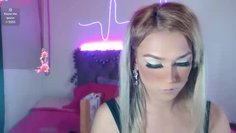 Snapshot of enma_gill chatting on 12/25/24, 06:31 Enma Rojas online show from 12/25/24, 06:31