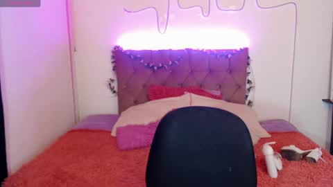 Snapshot of enma_gill chatting on 01/06/25, 06:41 Enma Rojas online show from 01/06/25, 06:41