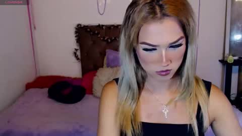 Snapshot of enma_gill chatting on 01/12/25, 08:03 Enma Rojas online show from 01/12/25, 08:03