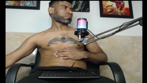 Snapshot of enriblack92 chatting on 11/05/25, 04:45 enriblack92 online show from 11/05/25, 04:45