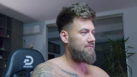 Erik online show from 01/04/25, 09:41