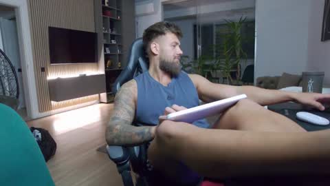 Erik online show from 01/08/25, 08:29