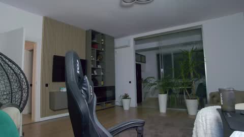 Erik online show from 01/16/25, 04:39