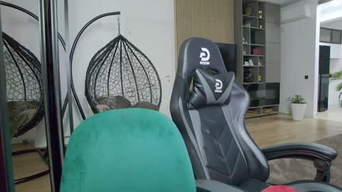 Erik online show from 01/31/25, 10:31