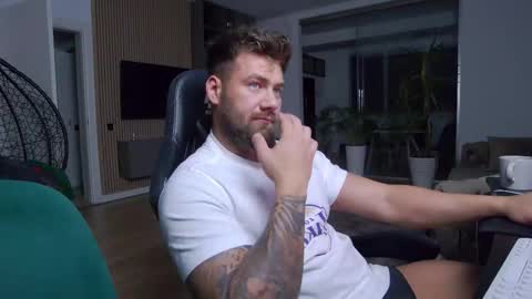 Erik online show from 02/23/25, 07:07