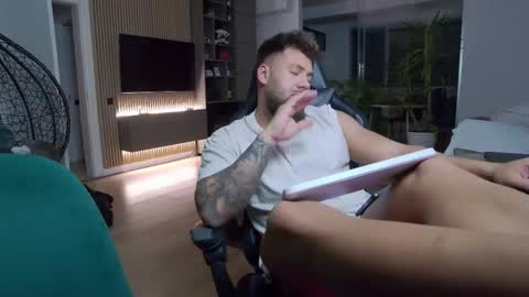 Erik online show from 03/01/25, 07:37