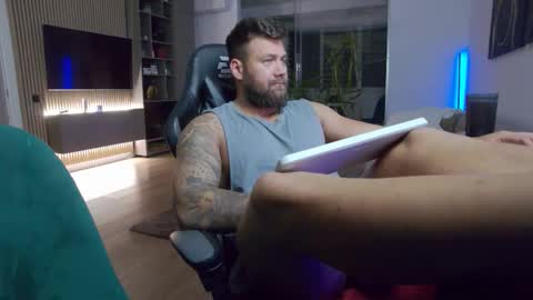 Erik online show from 10/06/25, 04:48