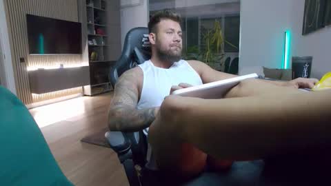 Erik online show from 10/18/25, 04:52