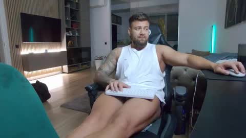 Erik online show from 10/27/25, 07:40