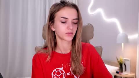 entya online show from 11/07/25, 07:19