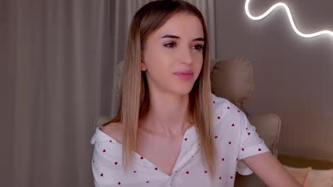 Snapshot of entya chatting on 02/08/26, 06:50 entya online show from 02/08/26, 06:50