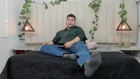 Snapshot of enzo_rivas chatting on 11/14/25, 02:38 ENZO online show from 11/14/25, 02:38