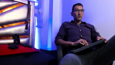 Enzo Pratt online show from 02/25/25, 02:58