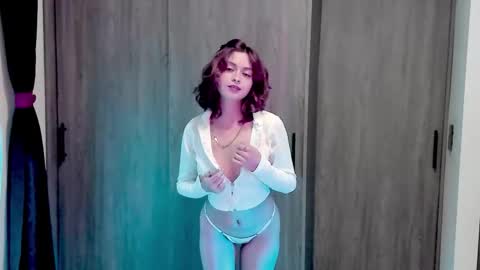 Leyla online show from 11/26/25, 11:39