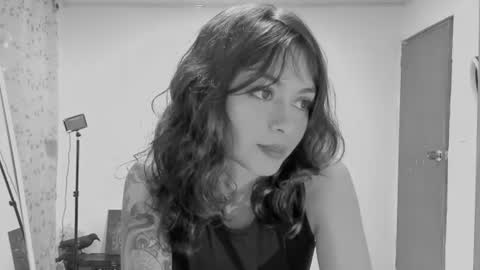 Snapshot of ephemeral_hot chatting on 06/18/26, 01:28 Leyla online show from 06/18/26, 01:28