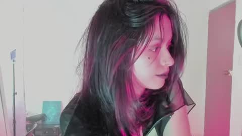 Snapshot of ephemeral_hot chatting on 06/27/26, 12:22 Leyla online show from 06/27/26, 12:22
