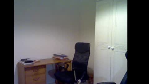 erasmus_d online show from 12/15/25, 06:23