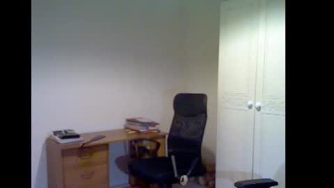 erasmus_d online show from 02/18/26, 06:04