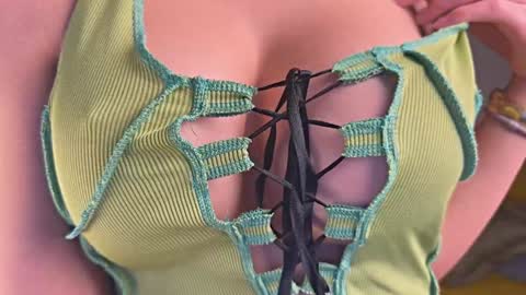 Snapshot of erectioneeering chatting on 12/15/24, 01:11 Alissa online show from 12/15/24, 01:11