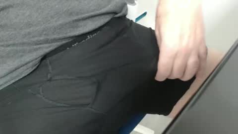 eric100eric100 online show from 11/10/25, 08:41