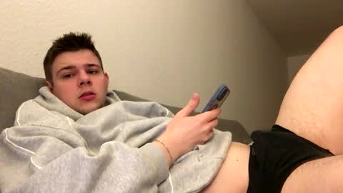 Snapshot of eric123754216 chatting on 11/28/25, 10:12 eric123754216 online show from 11/28/25, 10:12