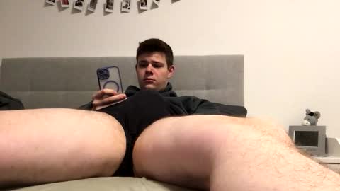 Snapshot of eric123754216 chatting on 12/18/25, 03:51 eric123754216 online show from 12/18/25, 03:51