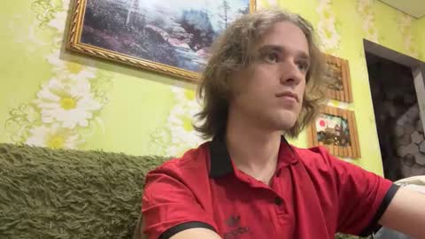 Snapshot of eric_blond chatting on 09/30/25, 06:35 Eric online show from 09/30/25, 06:35