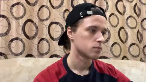 Snapshot of eric_blond chatting on 10/12/25, 05:12 Eric online show from 10/12/25, 05:12