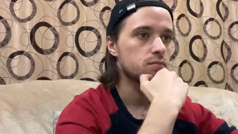 Snapshot of eric_blond chatting on 10/26/25, 04:24 Eric online show from 10/26/25, 04:24