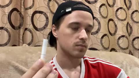 Snapshot of eric_blond chatting on 10/28/25, 05:15 Eric online show from 10/28/25, 05:15