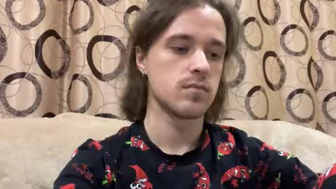 Snapshot of eric_blond chatting on 10/29/25, 03:03 Eric online show from 10/29/25, 03:03