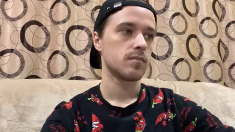 Snapshot of eric_blond chatting on 10/30/25, 02:40 Eric online show from 10/30/25, 02:40