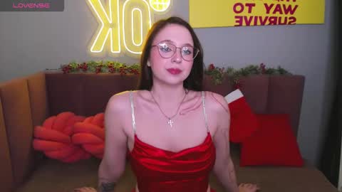 Erica 3 online show from 12/01/25, 01:21