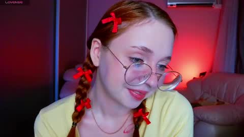 Snapshot of erica_nelson chatting on 05/17/26, 01:25 Erica 3 online show from 05/17/26, 01:25