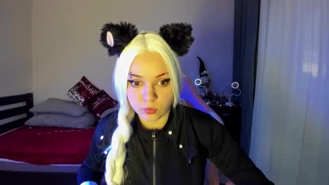 Snapshot of ericahoffman2 chatting on 01/03/25, 02:08 Erica online show from 01/03/25, 02:08