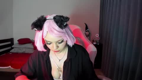 Snapshot of ericahoffman2 chatting on 01/06/25, 10:47 Erica online show from 01/06/25, 10:47