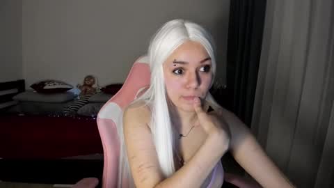 Snapshot of ericahoffman2 chatting on 01/15/25, 08:26 Erica online show from 01/15/25, 08:26